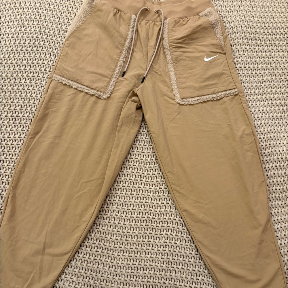 NWOT Nike Beige Joggers with Fleece Pockets - Picture 2 of 9